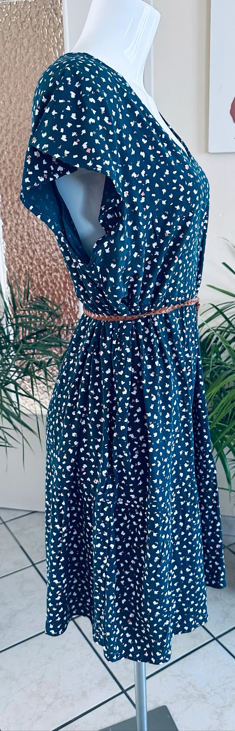 Flowy dress with dark green background print Size 46 (Excellent condition) – photo 9